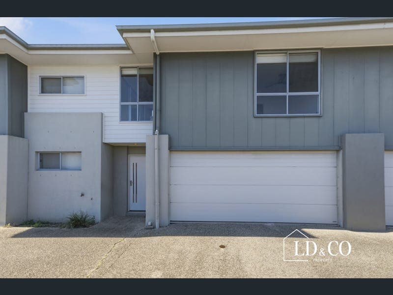 2/18 Makybe Diva Drive, Ooralea — photo 1 of 5