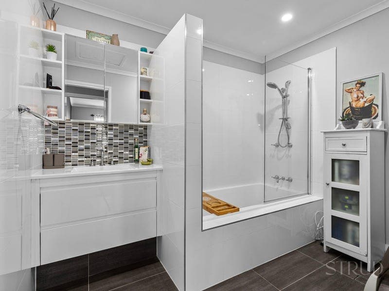 26 Ironbark Crescent, Raceview — photo 1 of 5