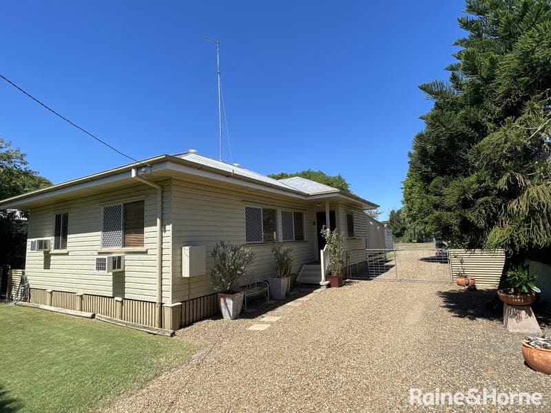 92 Bowen Street, Goondiwindi — photo 1 of 5