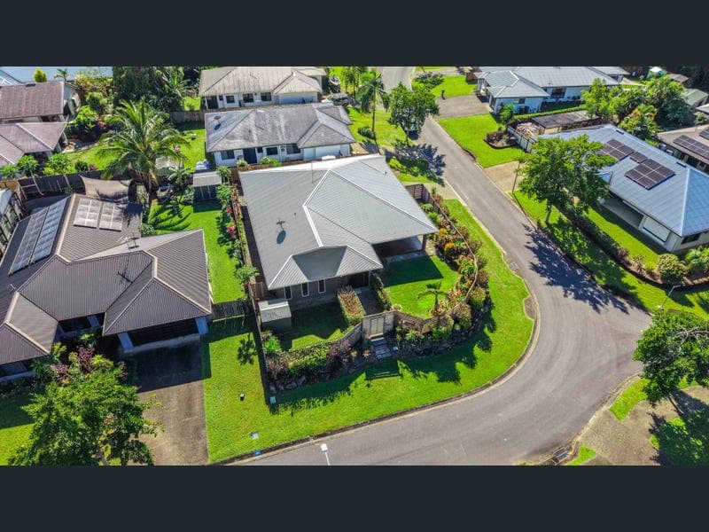 17 Roderick Street, Bentley Park — photo 1 of 5