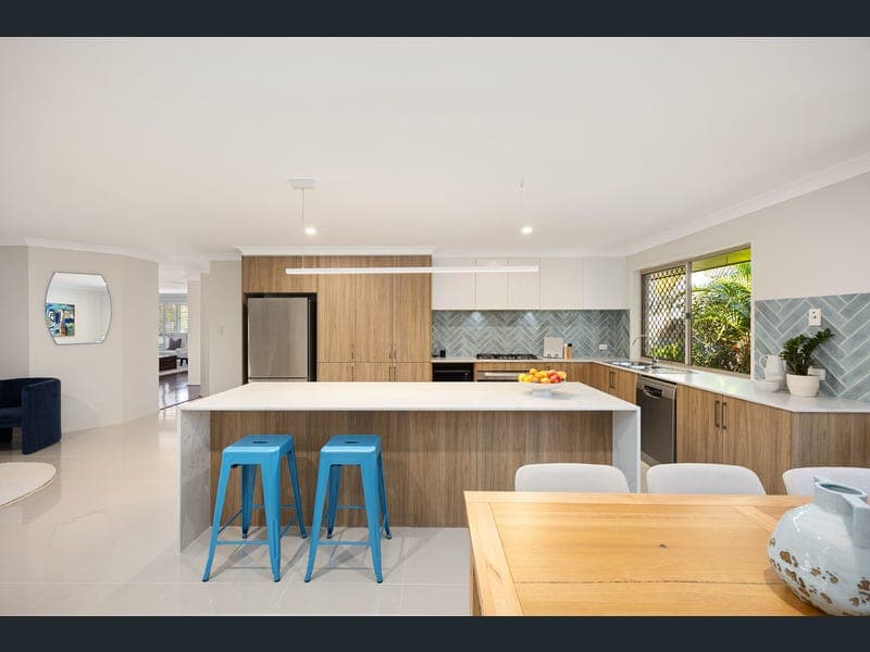 1 Gibson Place, Brookfield — photo 1 of 5