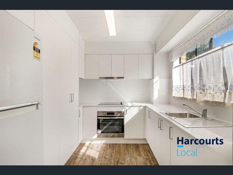 4/15 Burton Street, Indooroopilly — photo 1 of 5