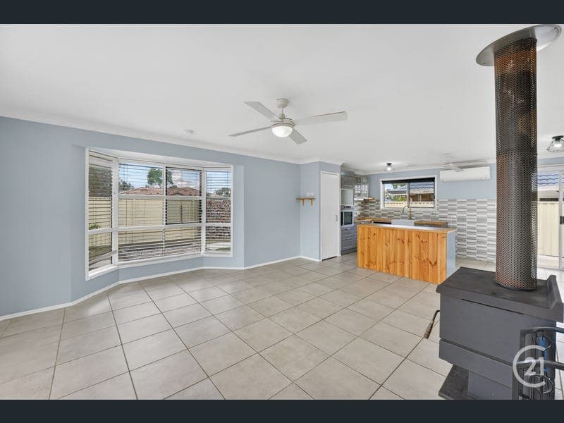 30 Bernadette Crescent, Rosewood — photo 1 of 5