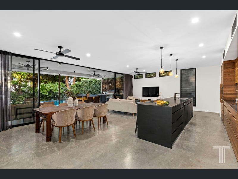 54 Macaulay Street, Coorparoo — photo 1 of 5