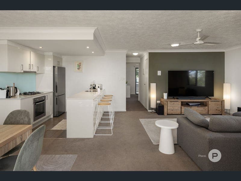 1/65 Park Road, Yeronga — photo 1 of 5