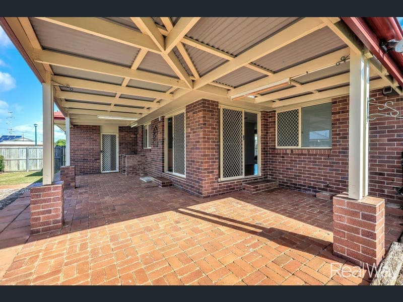 6 Carswell Court, Kepnock — photo 1 of 5