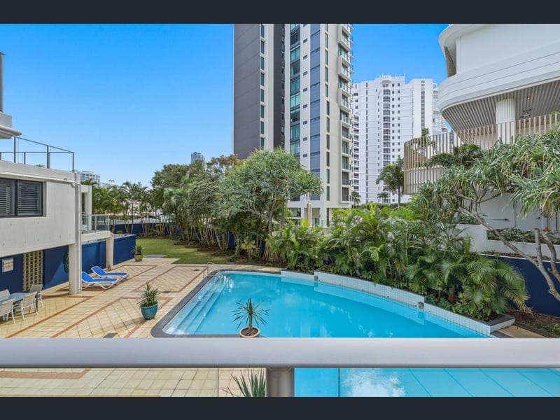 2A/19 Peak Avenue, Main Beach — photo 1 of 5