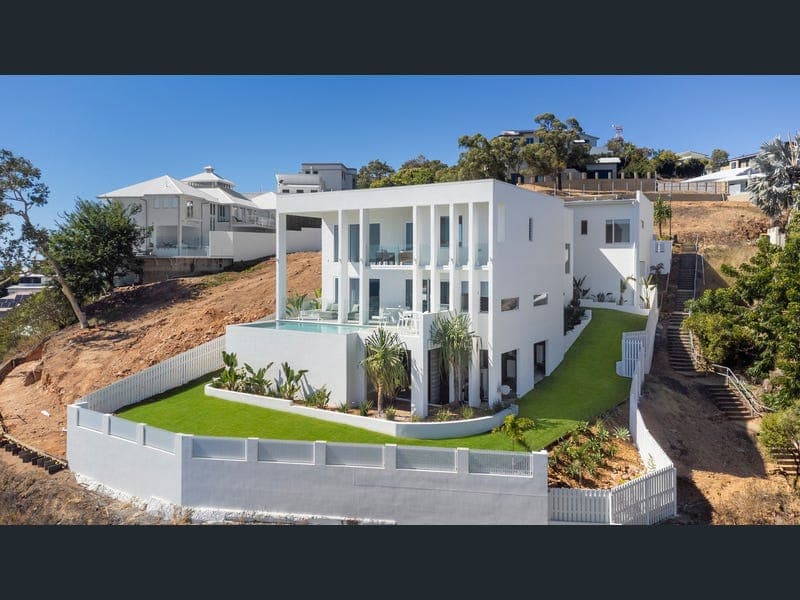 12 The Point, Castle Hill — photo 1 of 5