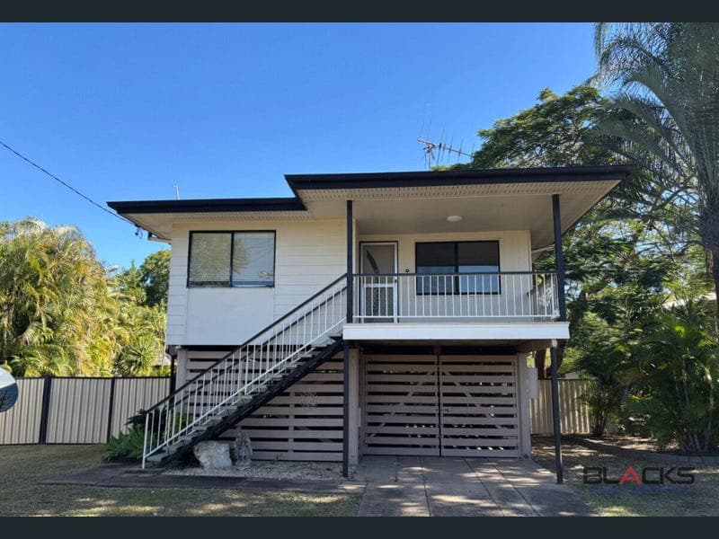 6 Eales Street, Dysart — photo 1 of 5