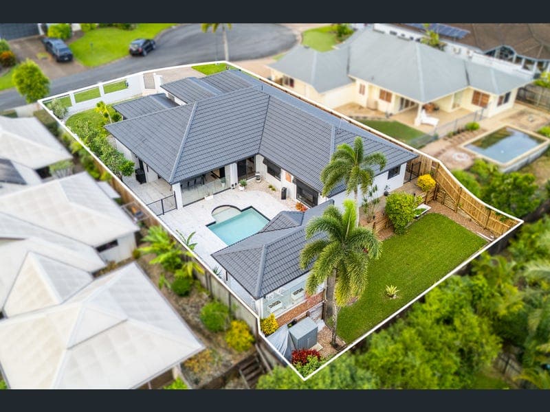 10 Vauclause Close, Brinsmead — photo 1 of 5