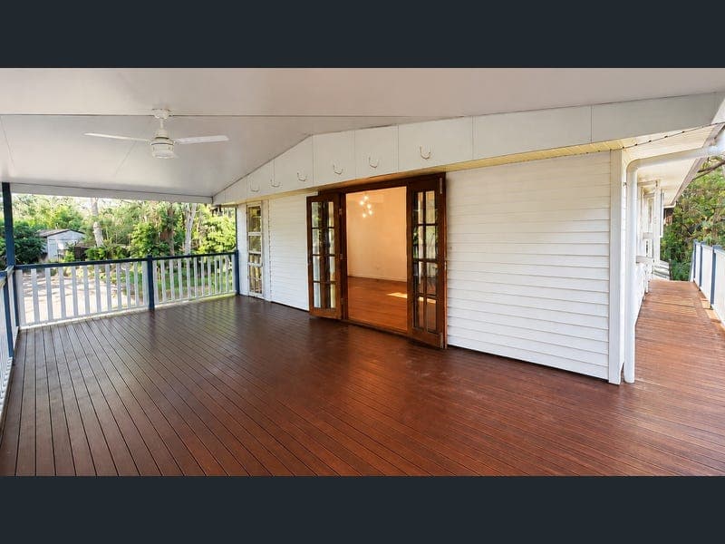 1-5 Wandoo Avenue, Macleay Island — photo 1 of 5