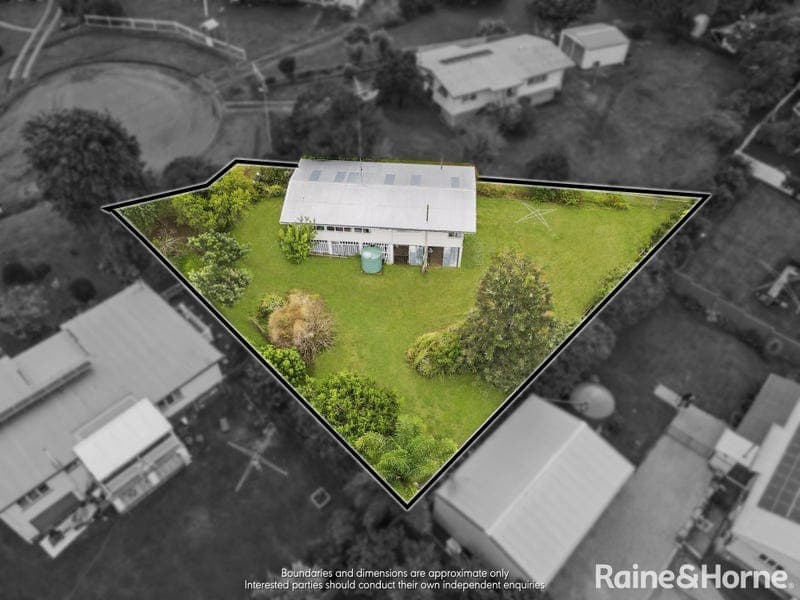 18 Bona Vista Avenue, Boonah — photo 1 of 5