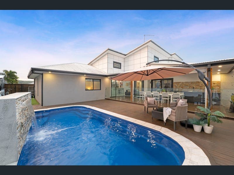 25 Albatross Street, Upper Kedron — photo 1 of 5