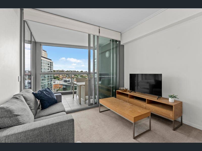 21102/8 Hercules Street, Hamilton — photo 1 of 5