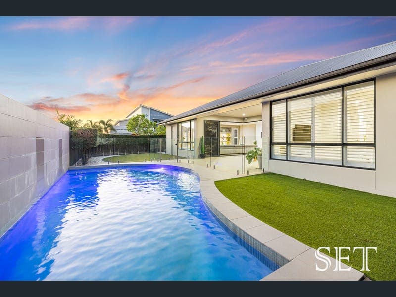 31 Brook Crescent, Burpengary East — photo 1 of 5