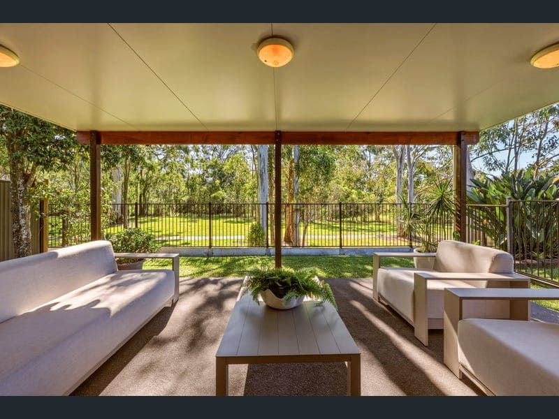 15 Suellen Close, Belmont — photo 1 of 5