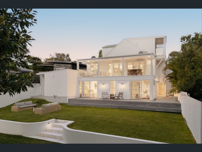 16 Adams Street, Sunshine Beach — photo 1 of 5