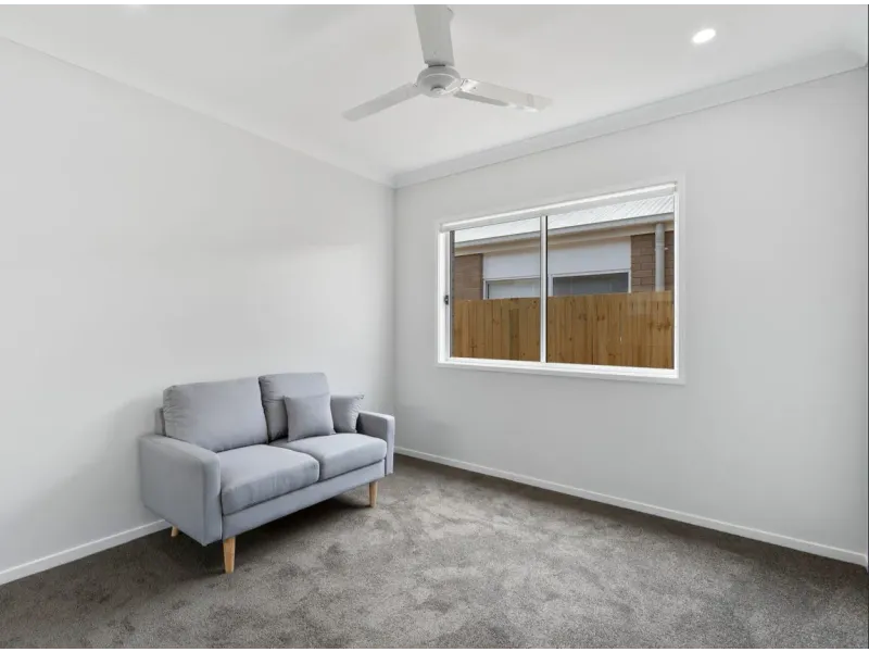 8 Goddard Street, Logan Reserve — photo 1 of 5