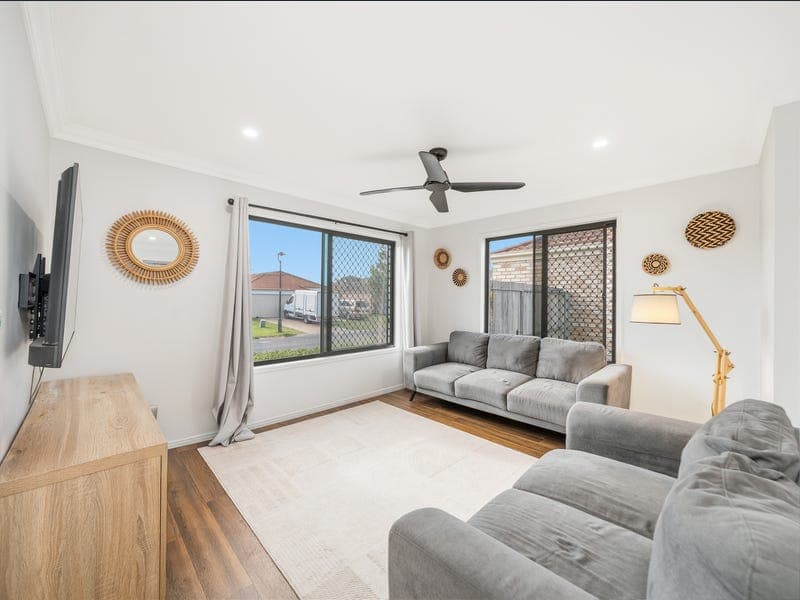 12 Dumaresq Crescent, Murrumba Downs — photo 1 of 5