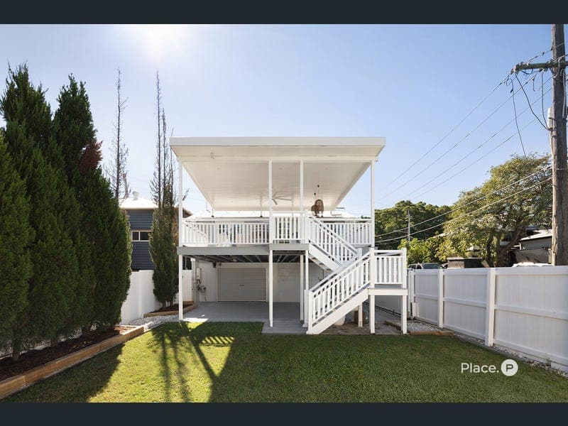 5 Bodalla Street, Norman Park — photo 1 of 5
