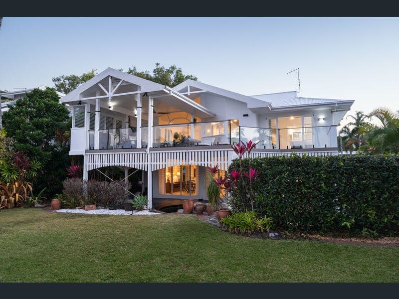 34 Hibiscus Lane, Holloways Beach — photo 1 of 5