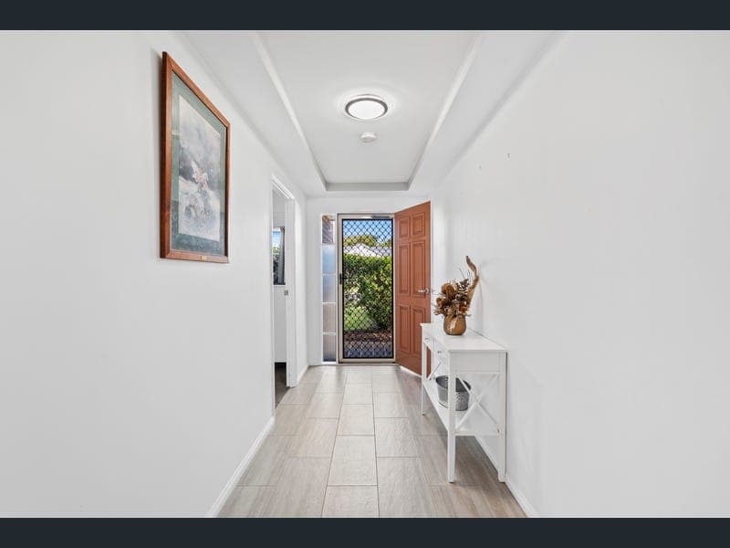 84 Montgomery Drive, Alexandra Hills — photo 1 of 5