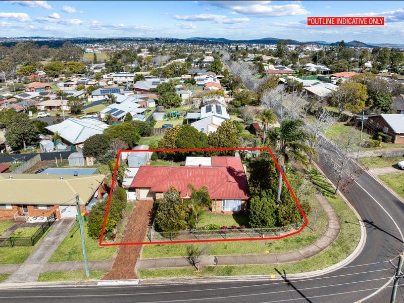 14 Traminer Drive, Wilsonton Heights — photo 1 of 5