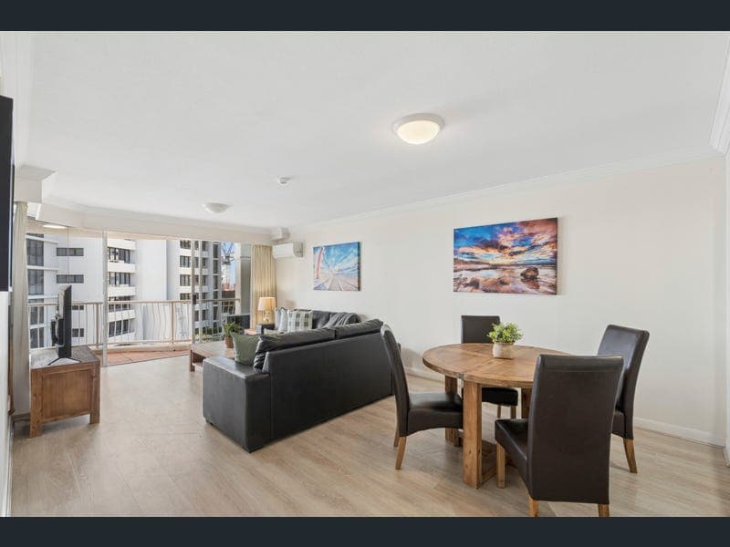 2710/24-26 Queensland Avenue, Broadbeach — photo 1 of 5