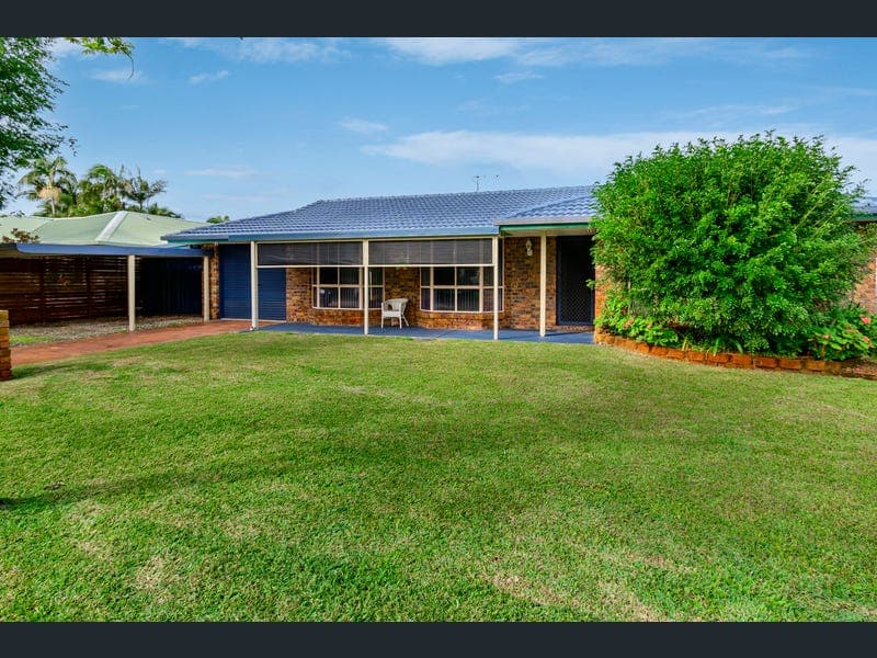 18 Intrepid Court, Beachmere — photo 1 of 5