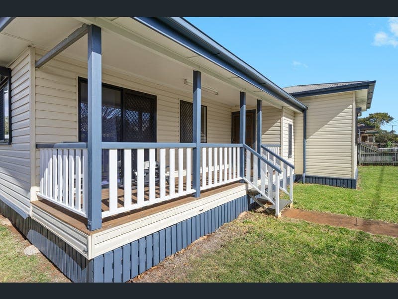 32 Glenvale Road, Harristown — photo 1 of 5
