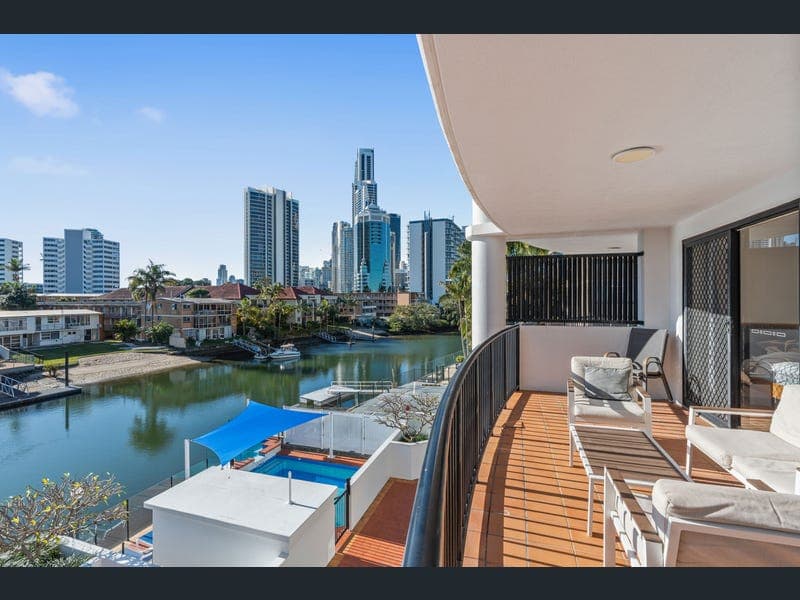 11/12 Paradise Island, Surfers Paradise — photo 1 of 5