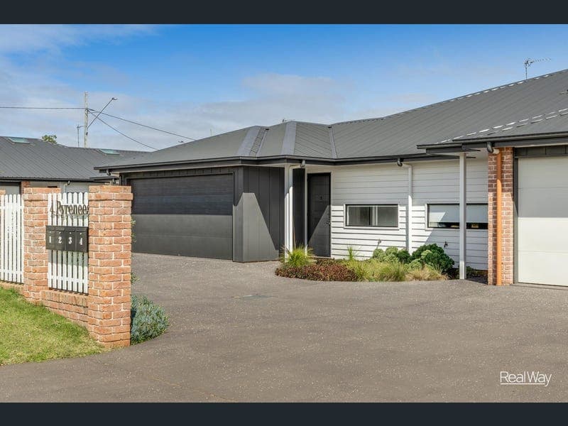 2/4 Pyrenees Close, Middle Ridge — photo 1 of 3
