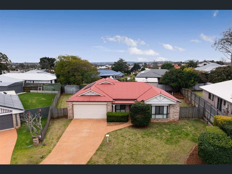 21 Paddington Court, Middle Ridge — photo 1 of 5