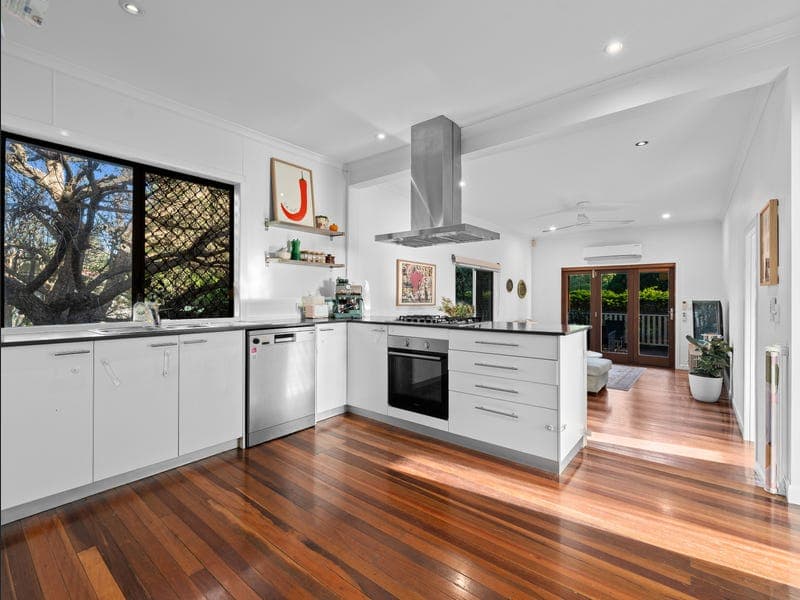 15 Gralton Street, Keperra — photo 1 of 5