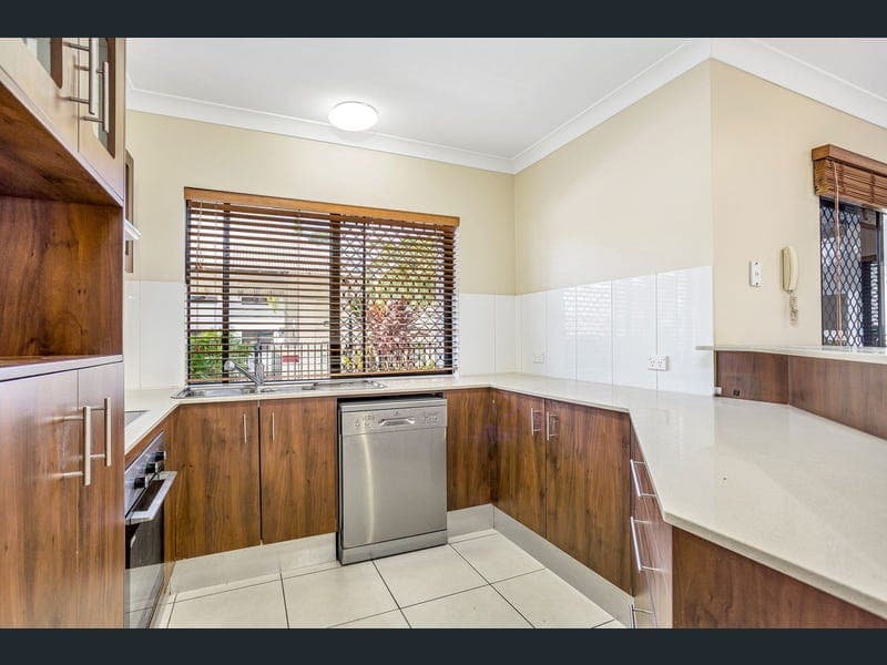 49/1-15 Robson Street, Mooroobool — photo 1 of 5
