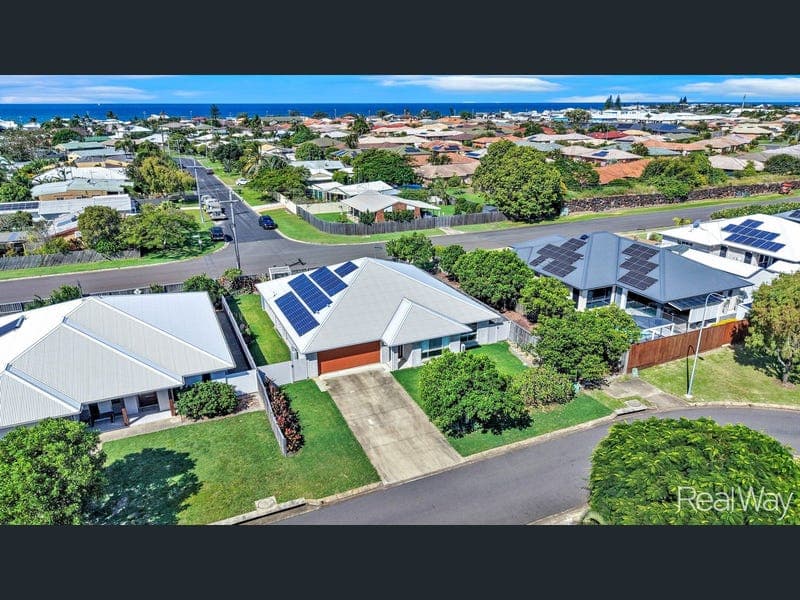 10 Beachside Circuit, Bargara — photo 1 of 5