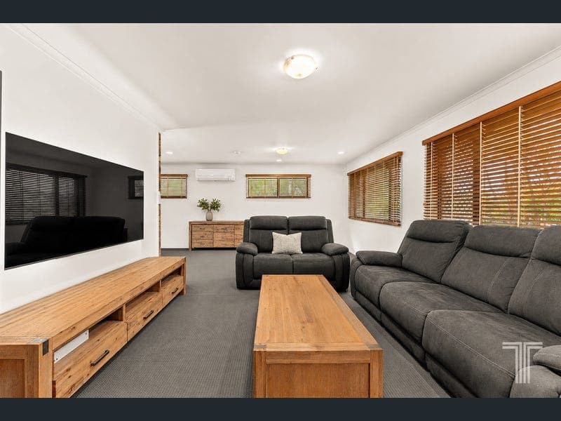 7 Uther Street, Carindale — photo 1 of 5