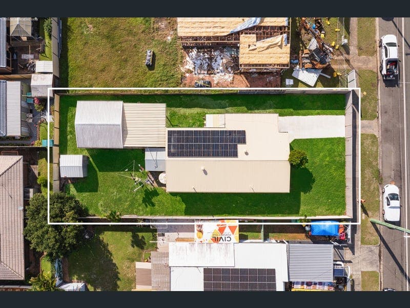 208 Oxley Drive, Coombabah — photo 1 of 5