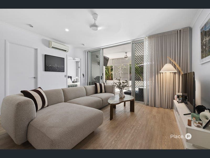 10/43 Beeston Street, Teneriffe — photo 1 of 5
