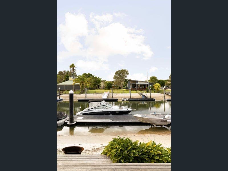 7 Casuarina Court, South Stradbroke — photo 1 of 5