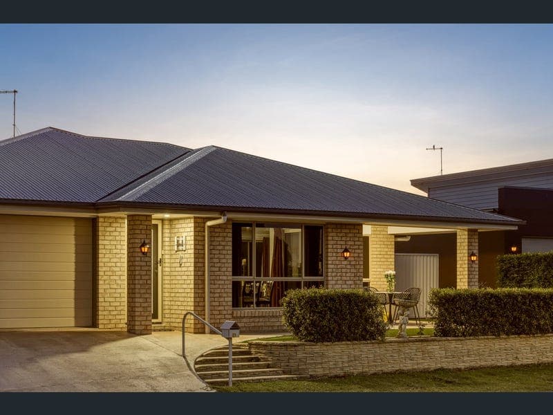 21 Crystal Avenue, Bongaree — photo 1 of 5