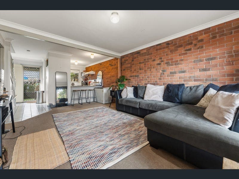 10/20 Pine Avenue, Beenleigh — photo 1 of 5