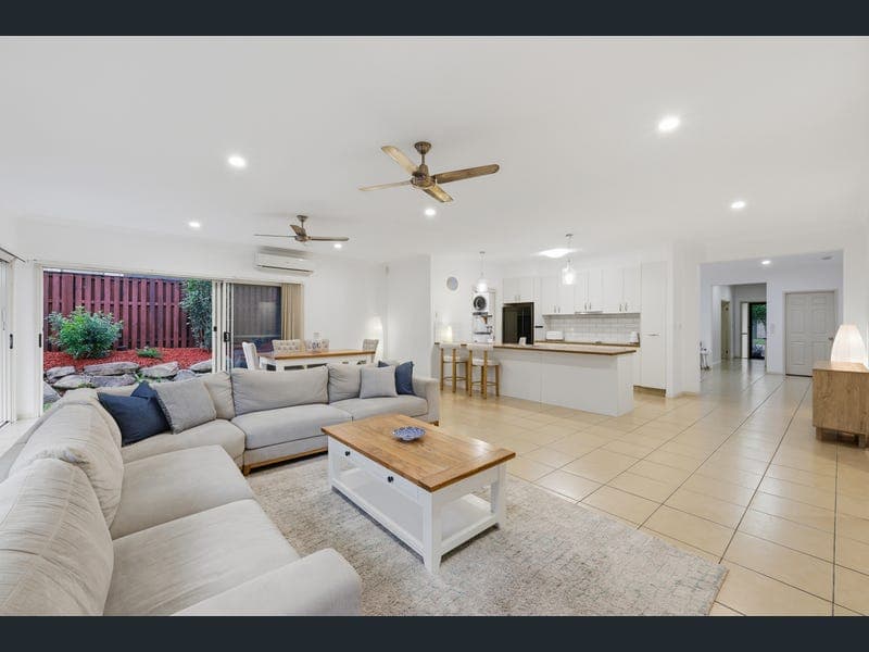12 Success Crescent, Ormeau — photo 1 of 5