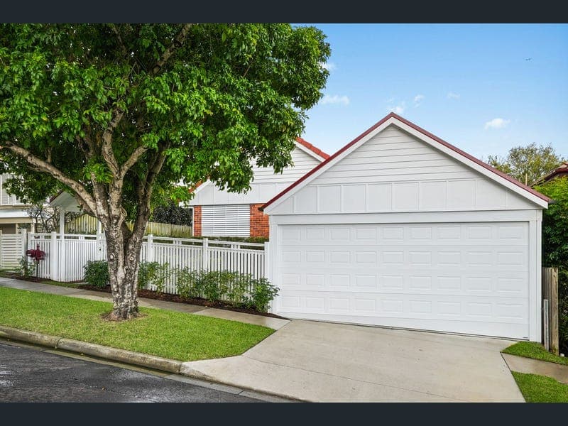 11 Marsden Street, Clayfield — photo 1 of 5