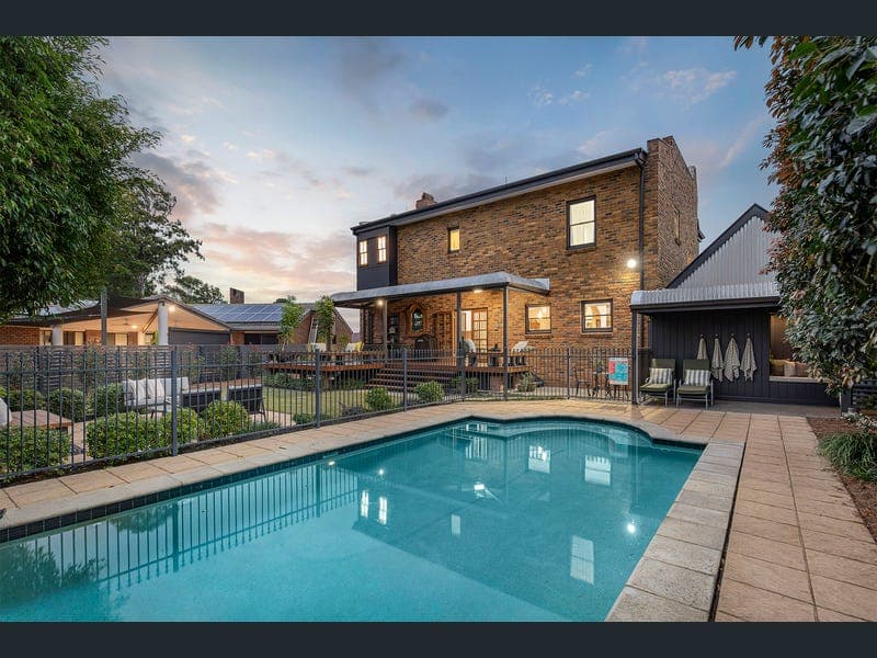 18 Flametree Street, Bridgeman Downs — photo 1 of 5
