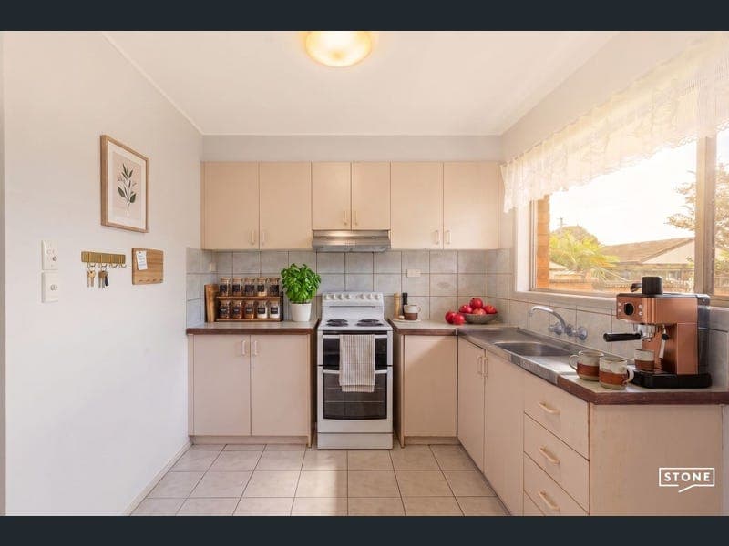 6 Bligh Street, Woodridge — photo 1 of 5