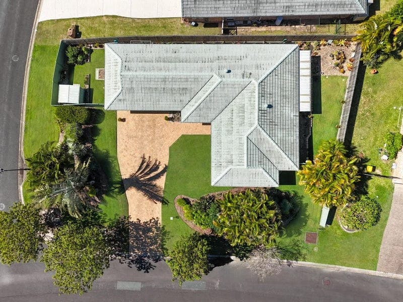 18 Wardley Drive, Parkwood — photo 1 of 5