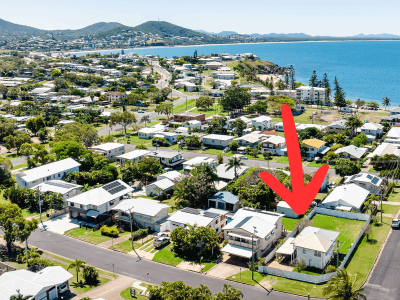 13 Elma Street, Cooee Bay — photo 1 of 4