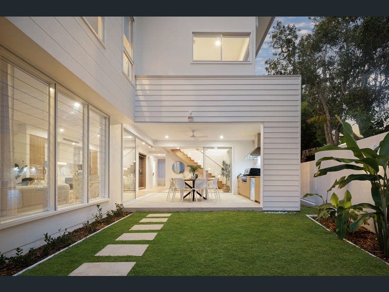 24 Goolman Street, Chapel Hill — photo 1 of 5