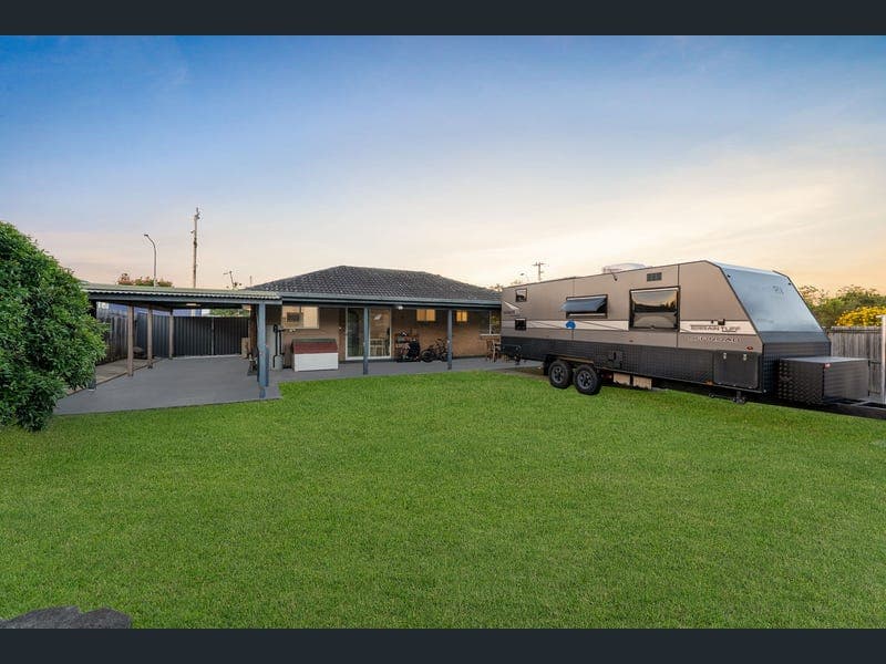48 Coronation Road, Boronia Heights — photo 1 of 5